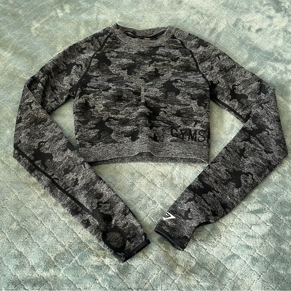 Gymshark Womens Camo Seamless Long Sleeve Crop Top Grey Black‎ Keyhole Back XS